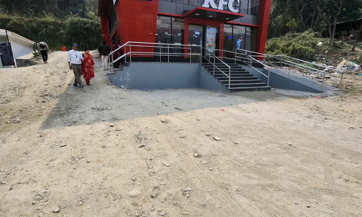The E-Stop at Kurintar — a rest stop for EV buses on the Kathmandu–Pokhara highway. Yes, there is a KFC.