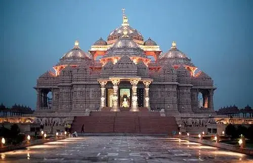 A spiritual-cultural campus in Delhi dedicated to Bhagwan Swaminarayan; it represents the "divine abode of God" on Earth.